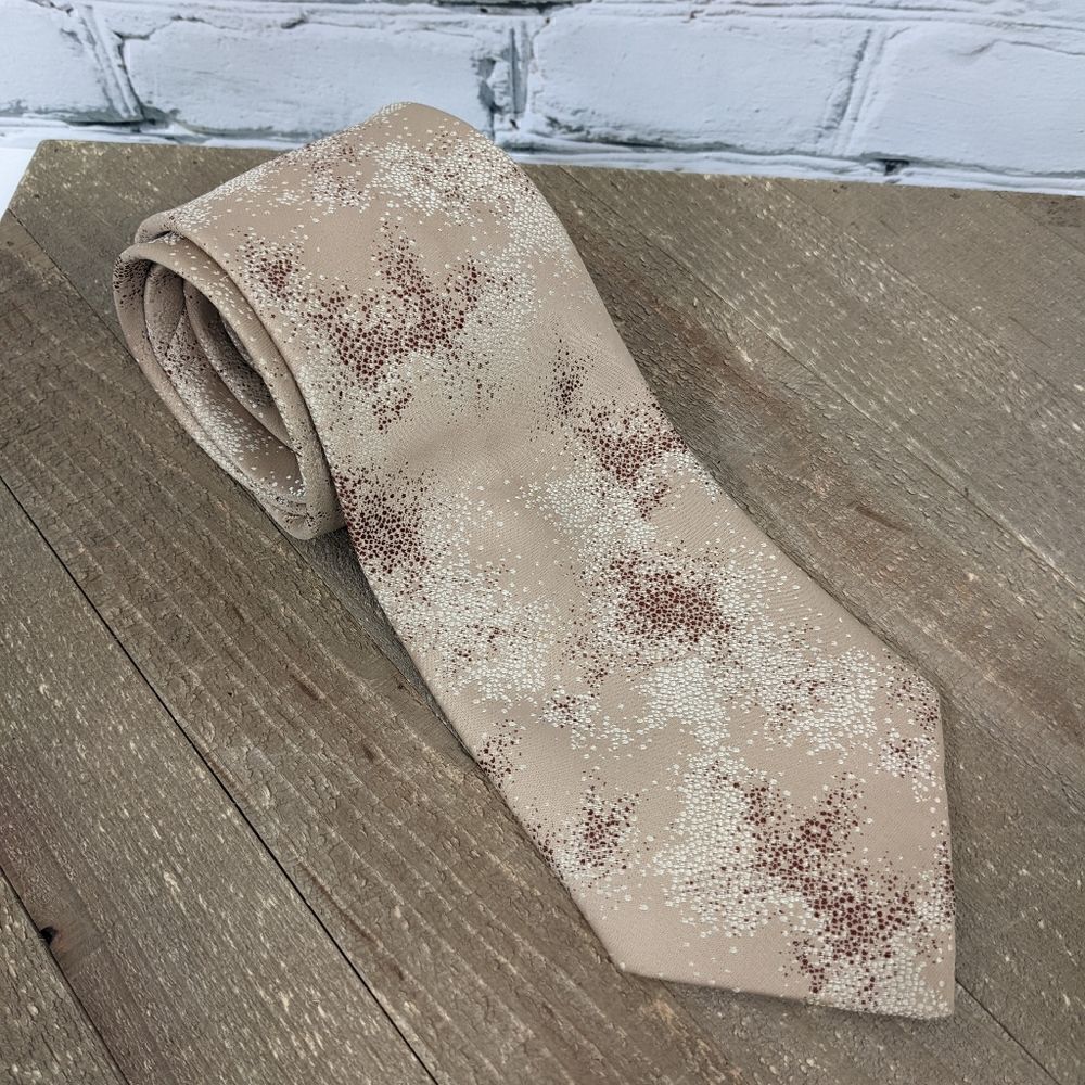 Vintage men's necktie 1970s Pierre Cavet Paris wide